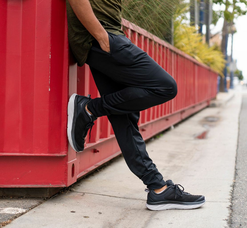 HOKA Men's Akasa
