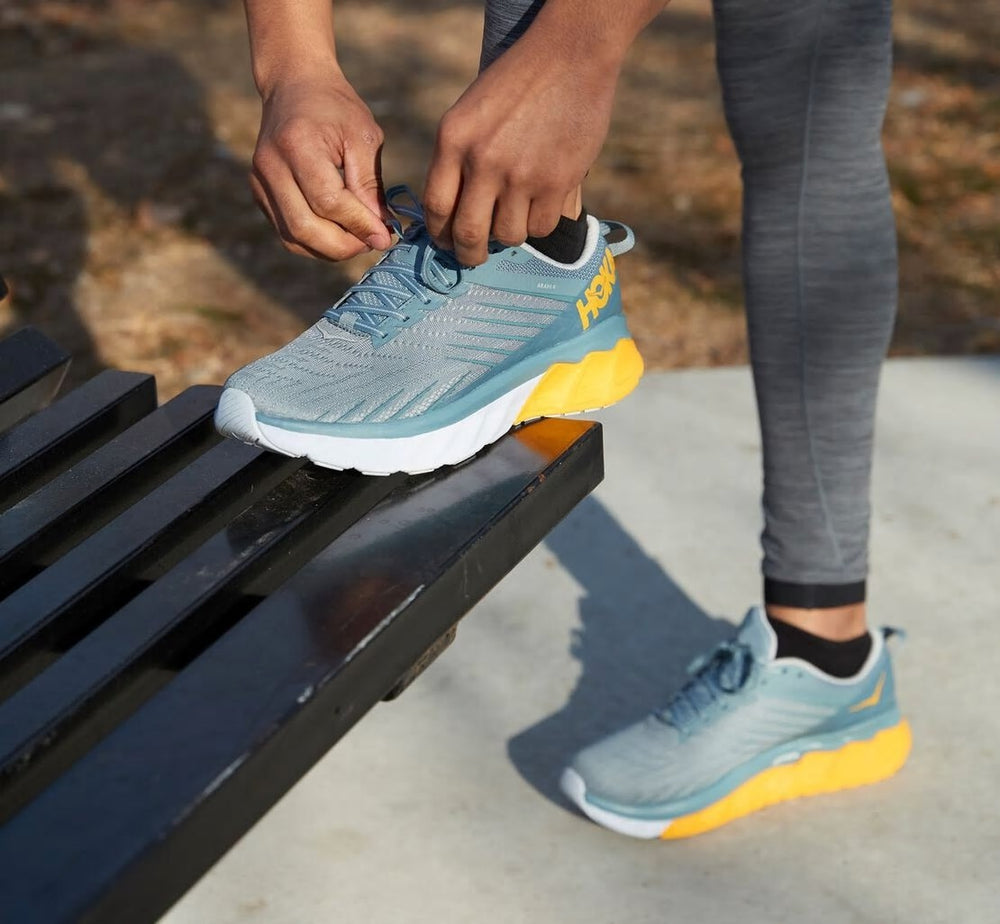 HOKA Men's Arahi 4