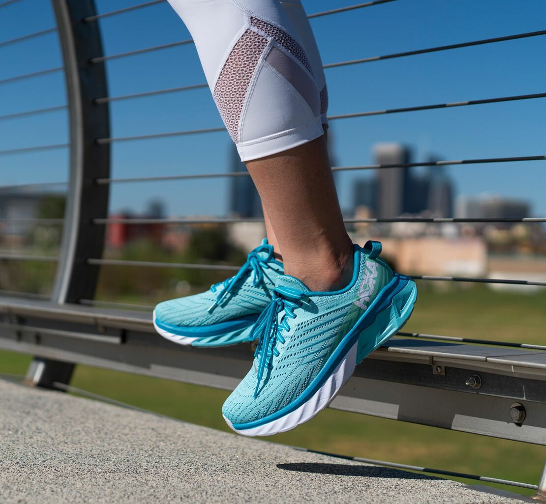 HOKA Women's Arahi 4