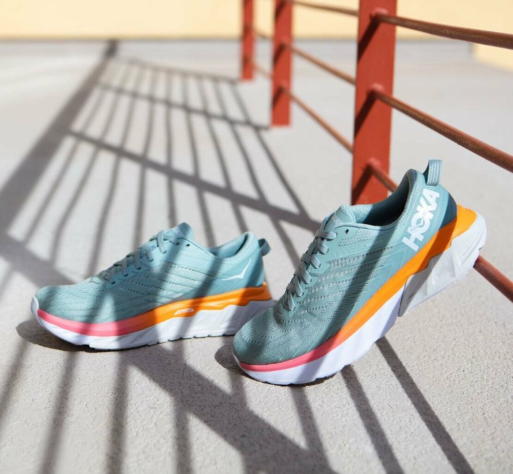 HOKA Women's Arahi 4