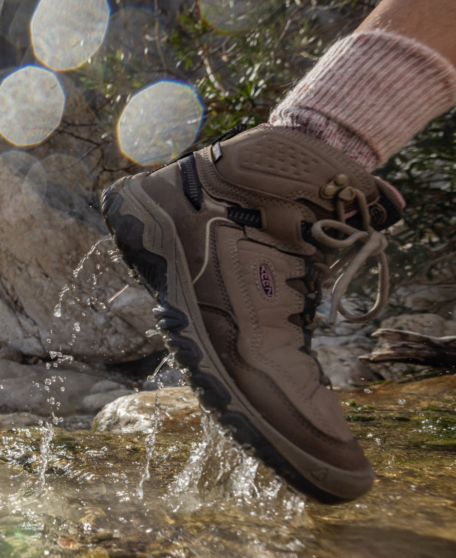 Women's Targhee IV Waterproof Hiking Boot Bison/Beaujolais | Keen Outlet