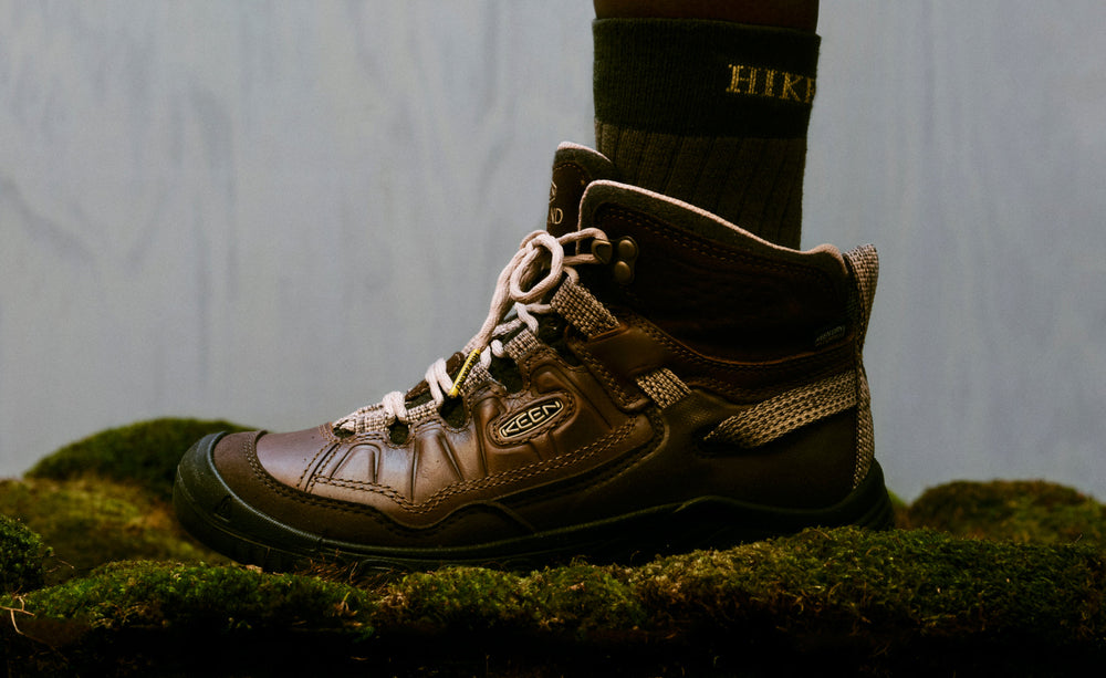 Women's Targhee IV Waterproof Hiking Boot x Hikerkind Dark Earth/Dark Earth / Keen Sale