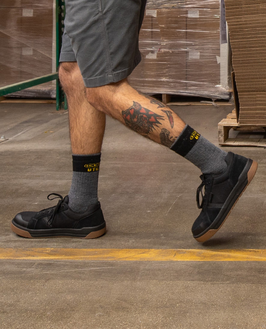 Men's Kenton ESD Work Shoe (Carbon Toe) Black/Gum / Keen Sale