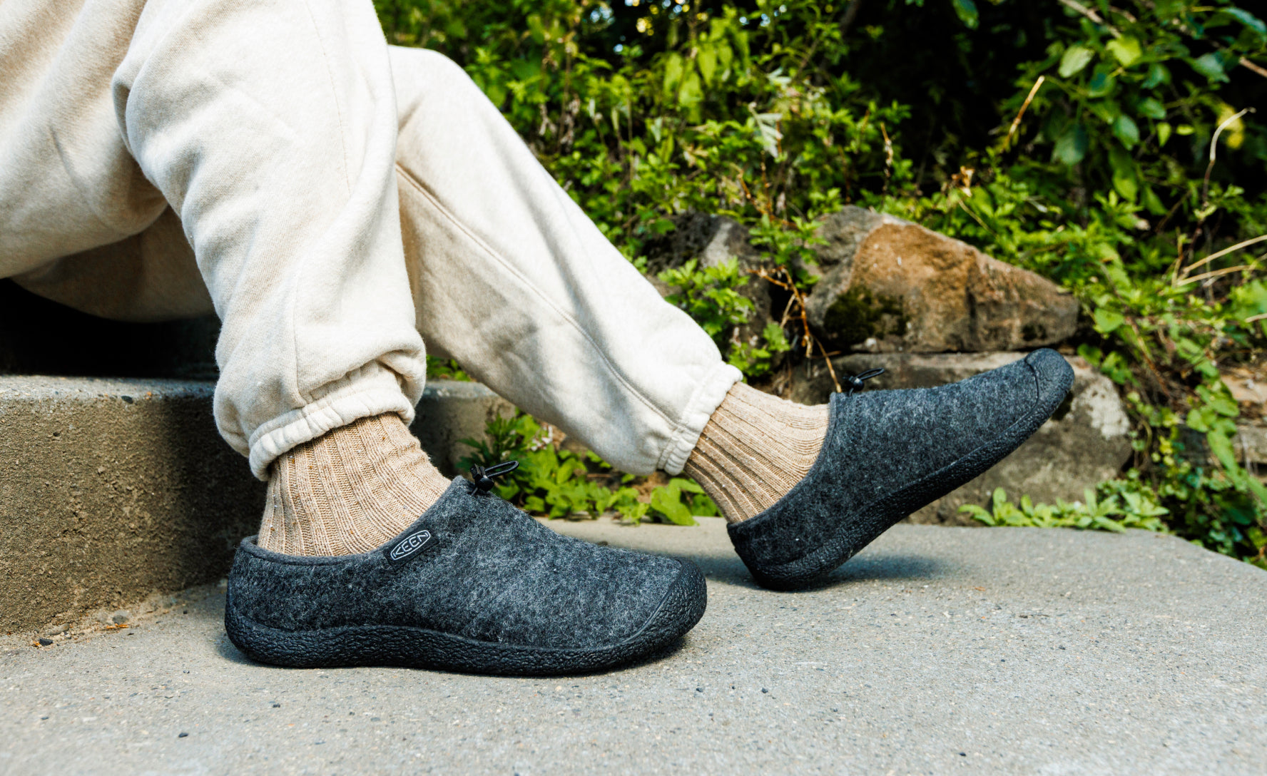 Men's Howser III Slide Charcoal Grey Felt/Black / Keen Online