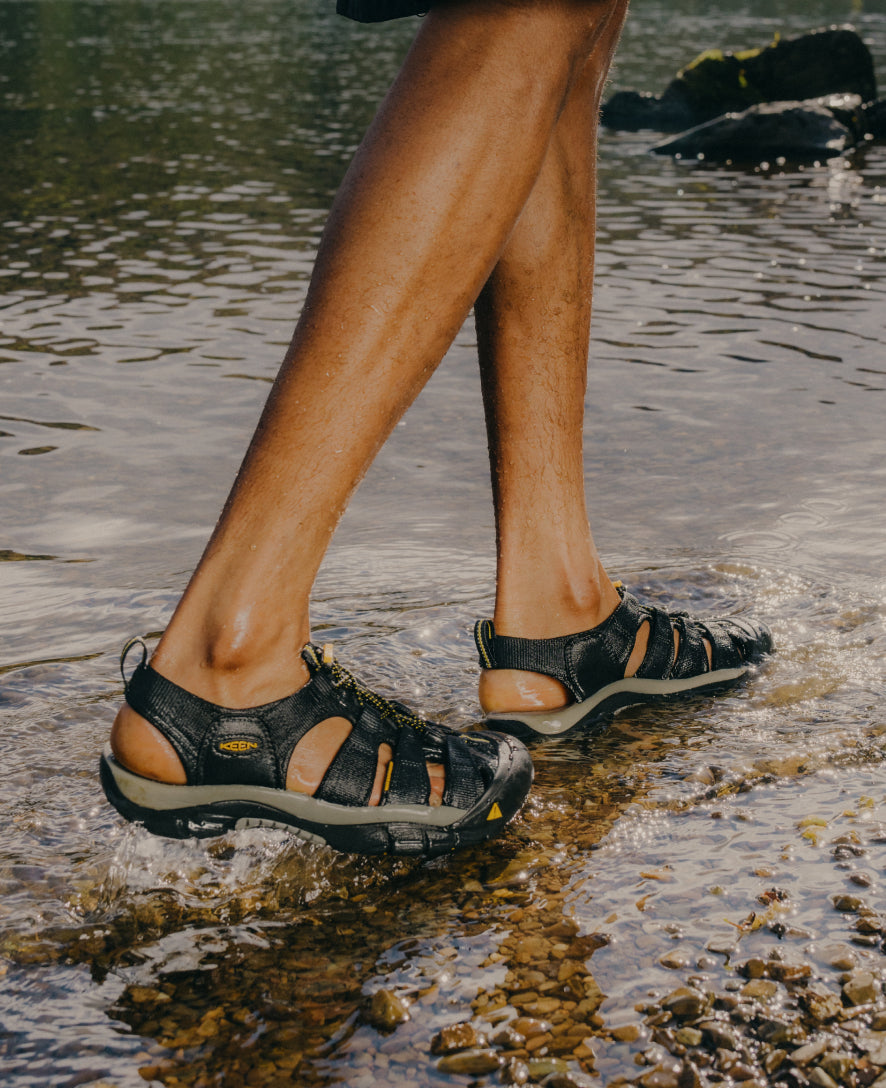 Men's Newport H2 Sandal Monochrome/Burnt Brick / Keen Online