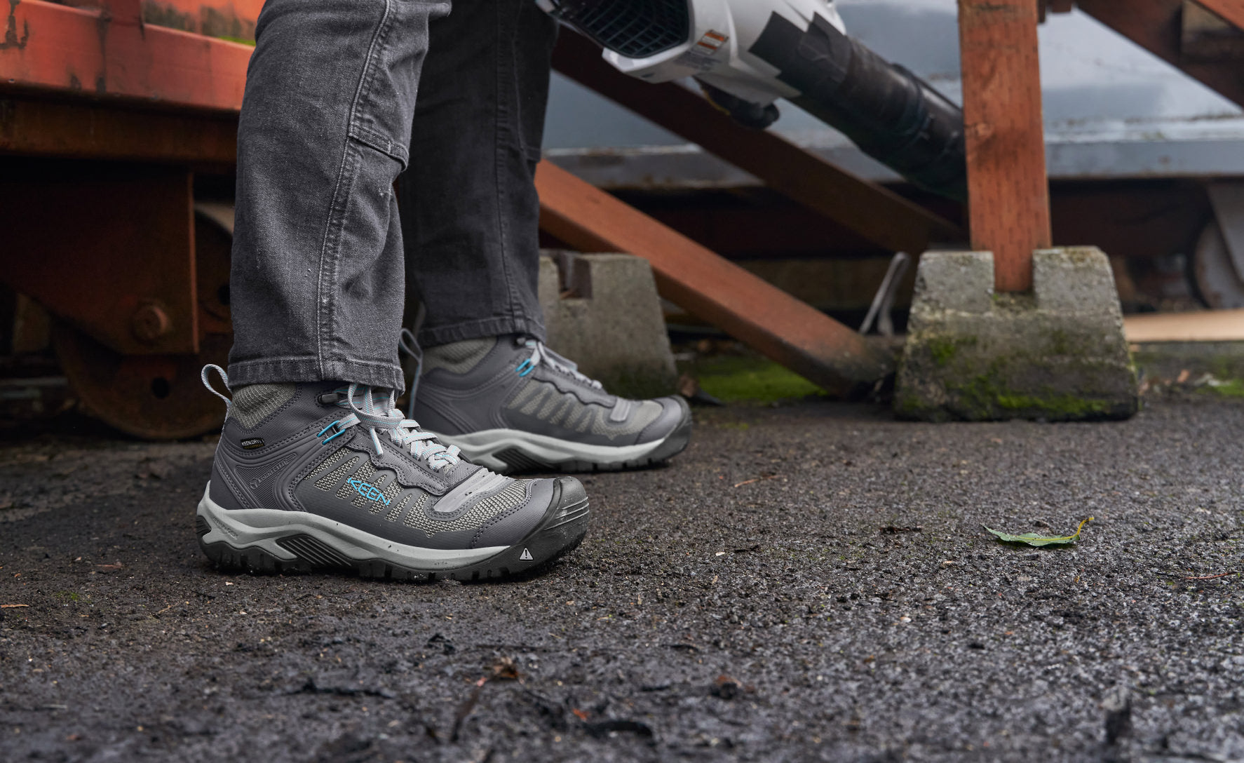 Women's Reno Waterproof Mid (Soft Toe) Magnet/Ipanema / Keen Online