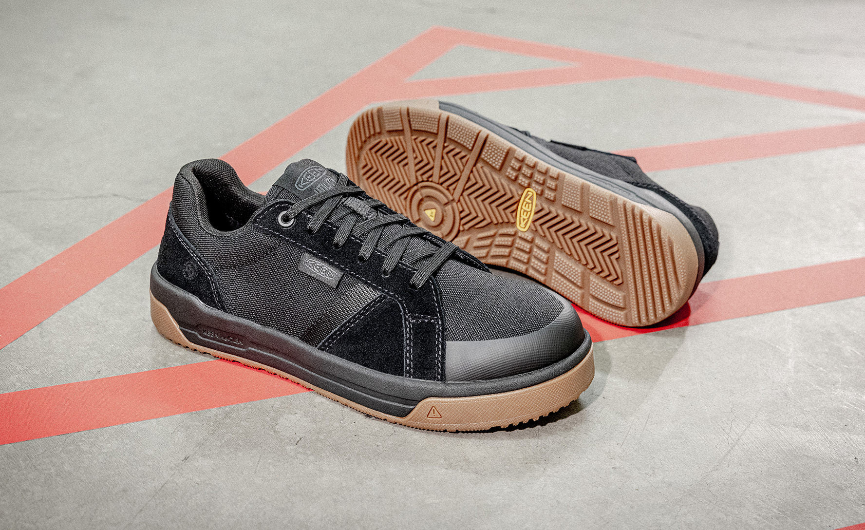 Women's Kenton Work Shoe (Carbon Toe) Black/Gum / Keen For sale