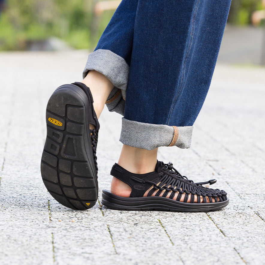 Women's UNEEK Sneaker Black/Black / Keen Sale